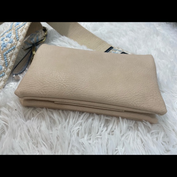 NWOT! Susan Joy Vegan Leather Kate Crossbody Wristlet Clutch with Extra Strap! - Picture 8 of 11